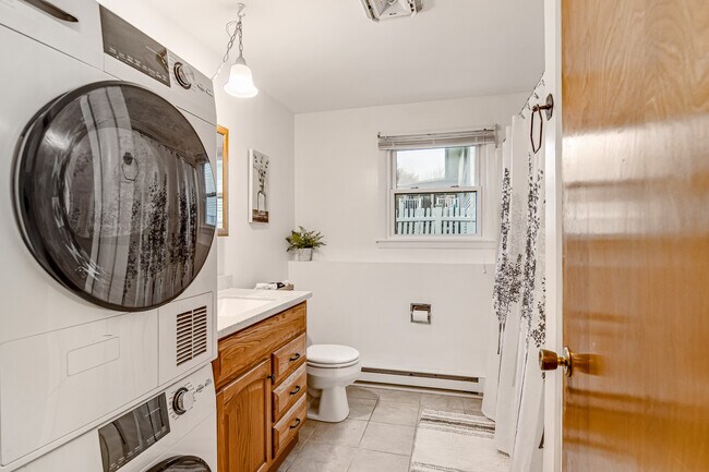 Building Photo - 13 James Ave