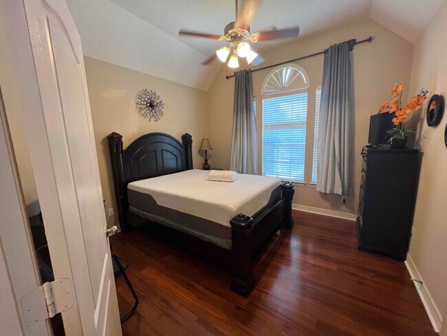 Primary Photo - 14014 Summer Ash Ln