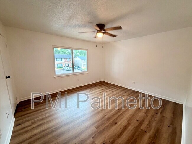 Building Photo - 1241 Grove Park Ln