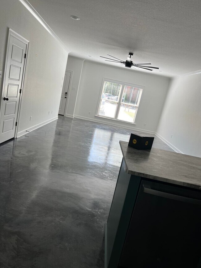 Building Photo - Available January