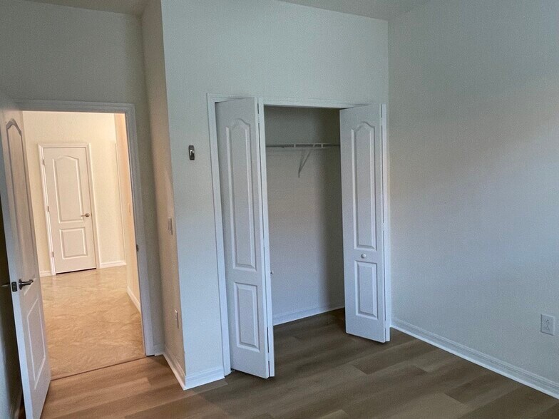 Building Photo - 19344 Bluff Dr