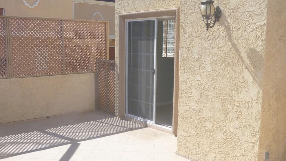 LARGE PATIO DECK OFF LIVING ROOM ON MAIN LEVEL - 2106 Clark Ln