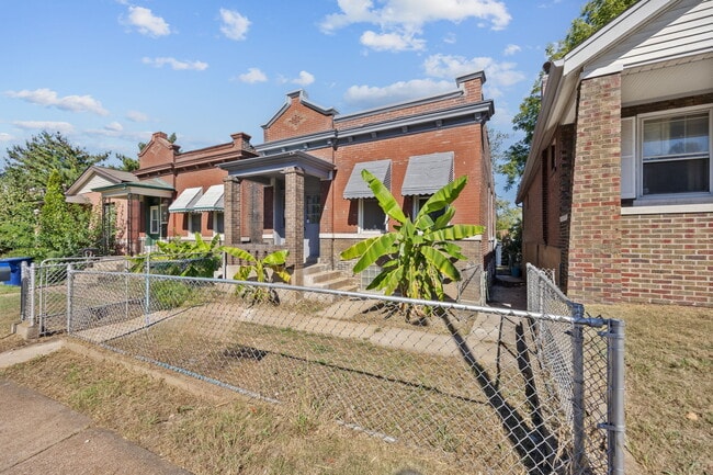 Building Photo - 507 Davis St