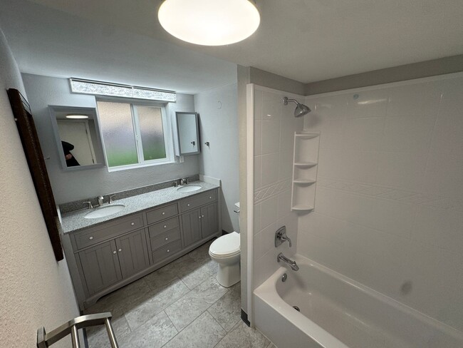 Building Photo - WA3309