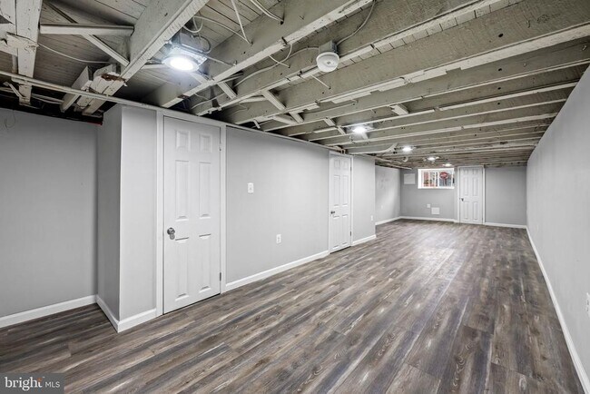 Building Photo - 1918 E Lafayette Ave