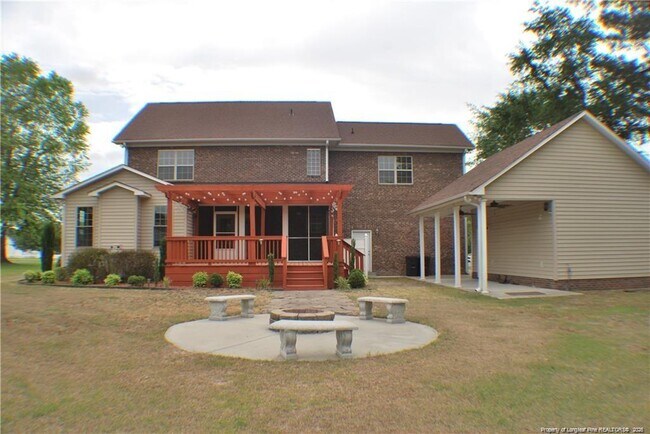 Building Photo - 845 Log Cabin Dr