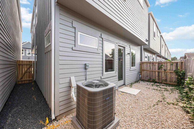 Building Photo - Bauman Heights