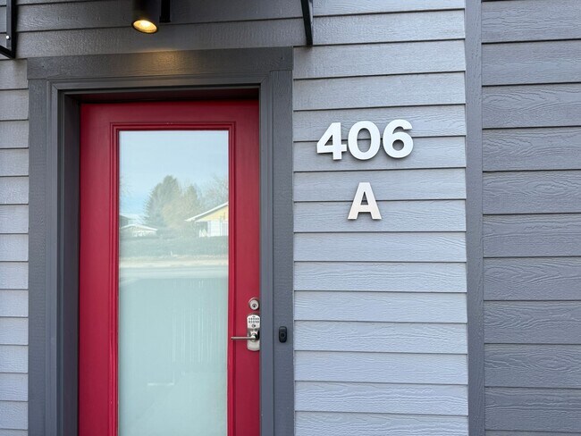 Building Photo - 2 Bed 3 bath 2 car townhome in OldTown Lafayette