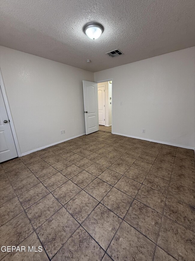 Building Photo - 12320 Robert Dahl Dr