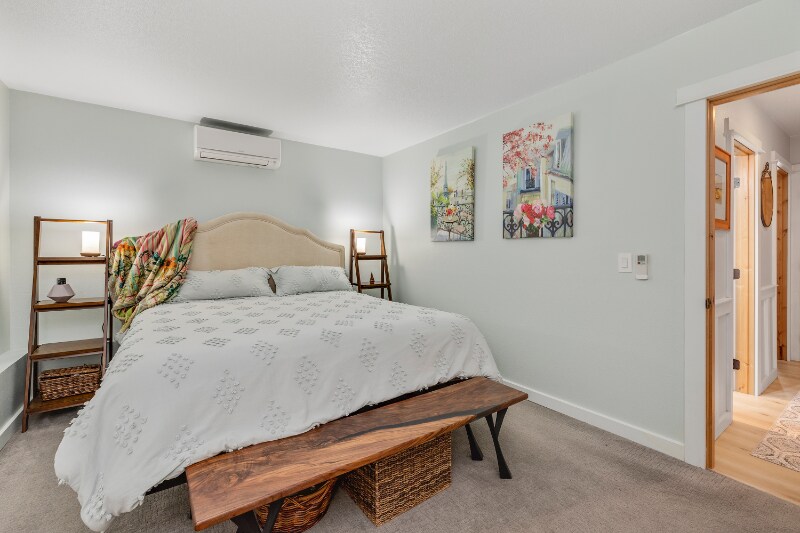 Building Photo - 1200 NE Territorial Rd