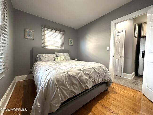 Building Photo - 208 15th Ave