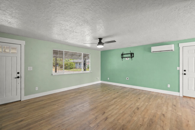 Building Photo - Charming 3-Bedroom Bend Home on 1/2 Acre with Expansive Yard, Mature Trees & Covered RV/Boat Storage