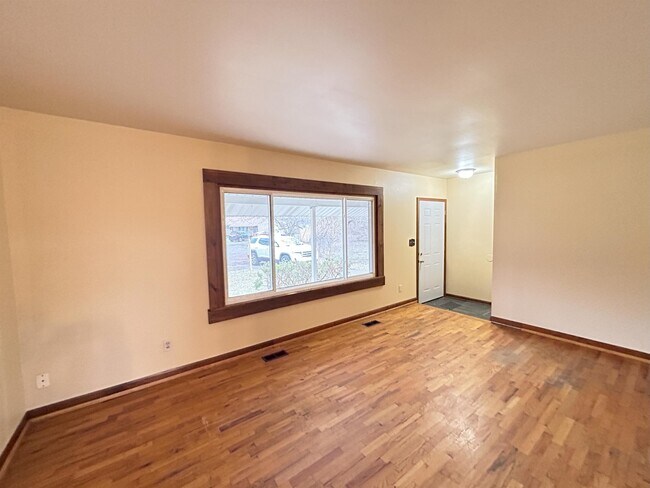 Building Photo - 3820 Jerree St