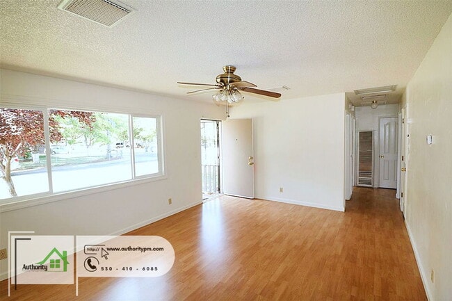 Building Photo - 2121 Deimos Ct