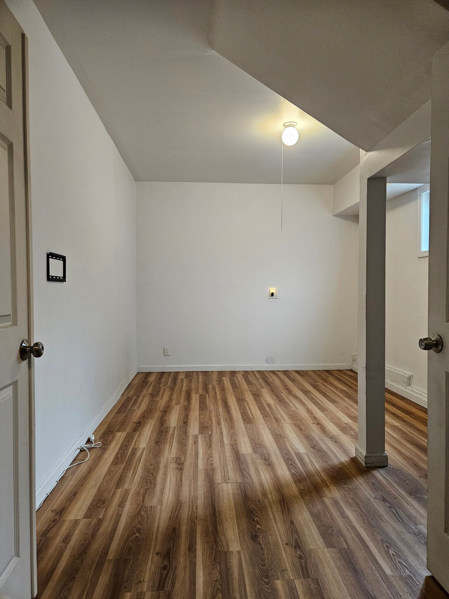 Building Photo - 1363 93rd Ave