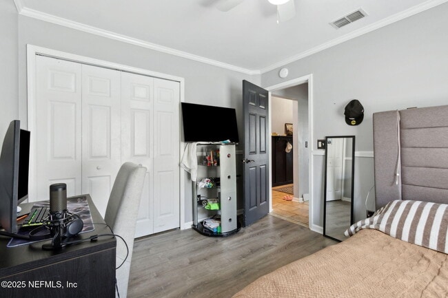 Building Photo - 1658 Hudderfield Cir W