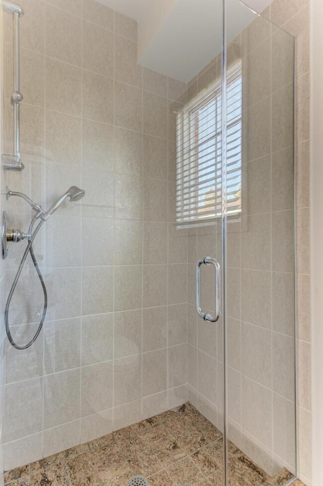 Building Photo - 4544 N Oriole Ave