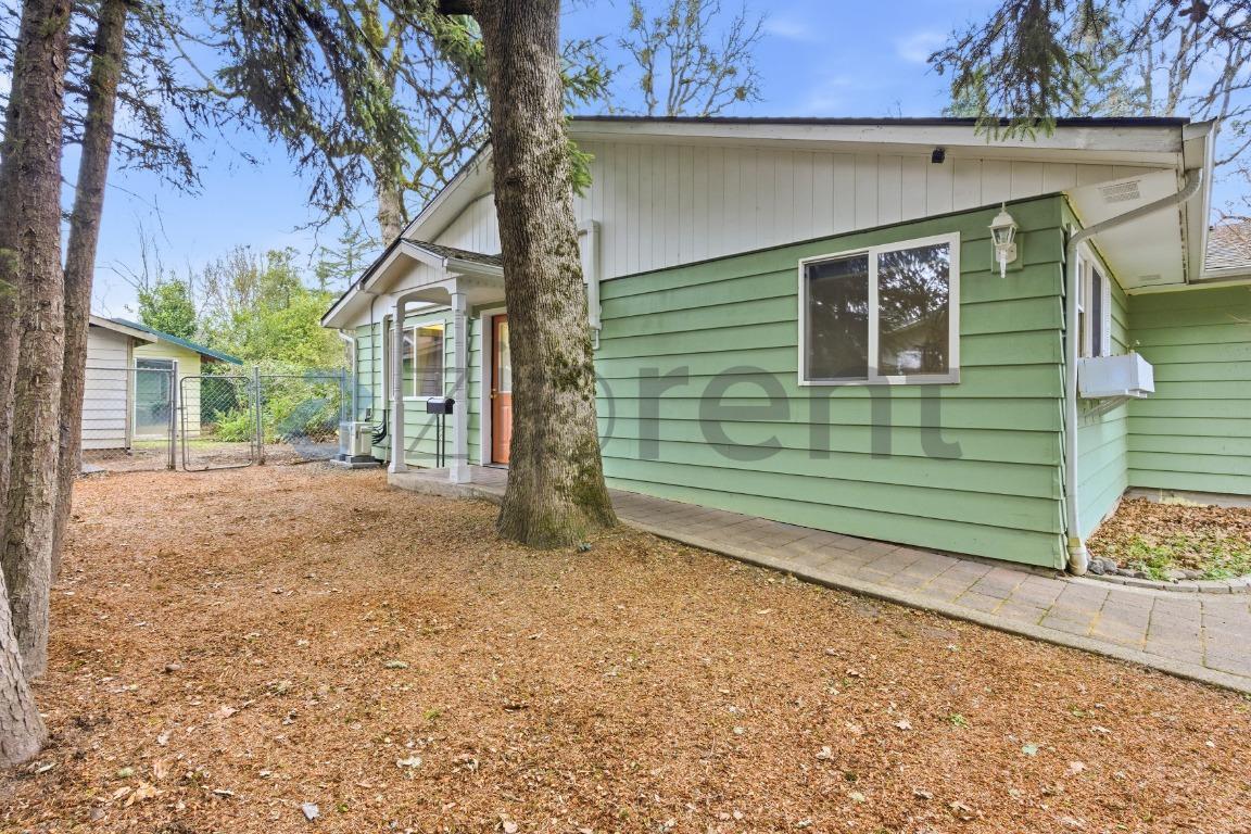 Building Photo - 1865 Brookside Ave NW