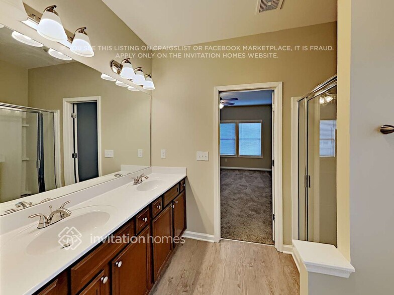 Building Photo - 3846 Cameron Trail SE