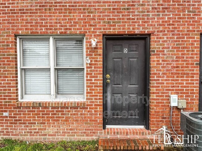 Building Photo - 3412-D N Walnut St