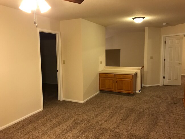 Building Photo - Single Family home located in Desirable Home Farms neighborhood