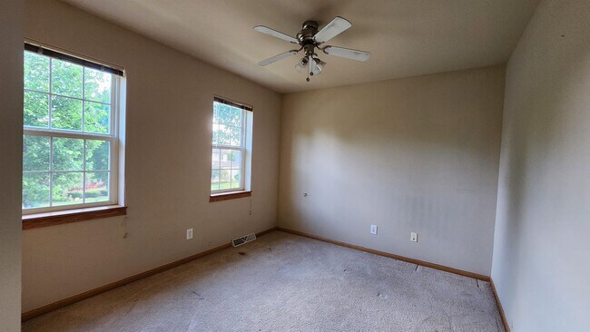 Building Photo - 9412 Briar Haven Dr