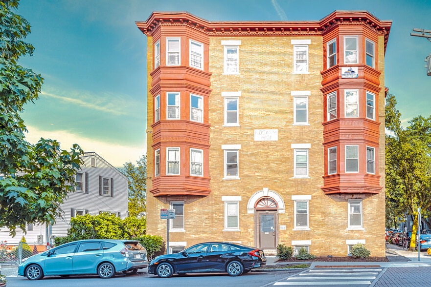 Building Photo - 120 Berkshire St