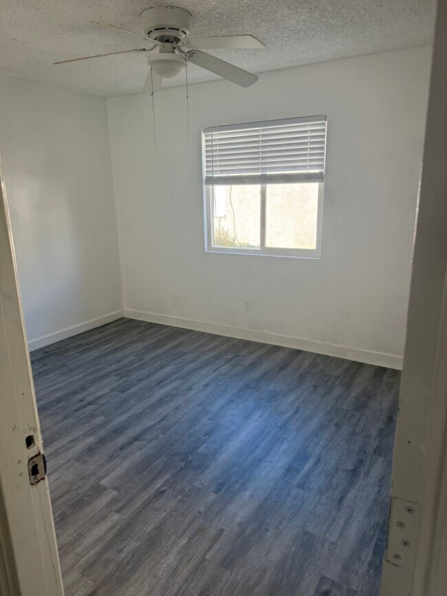 Building Photo - 2240 Franzen Ave