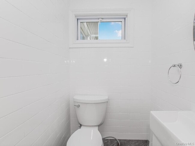 Building Photo - 70 Normandy Rd