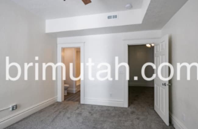 Building Photo - 2590 S 800 E