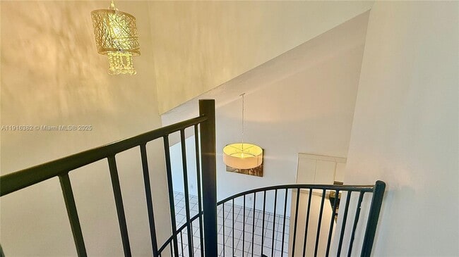 Building Photo - 6969 SW 36th Dr