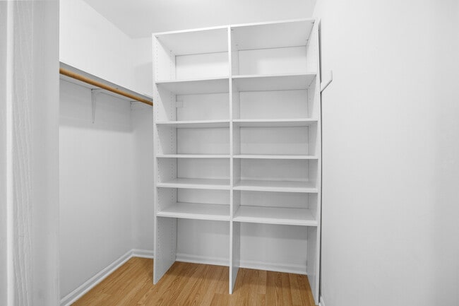 Building Photo - 13 Cedar Ct