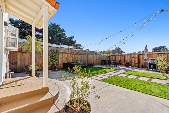 Building Photo - 37 Portola Ave