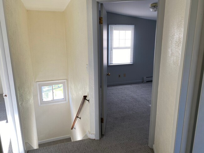 Building Photo - 266 Maple Tree Hill Rd