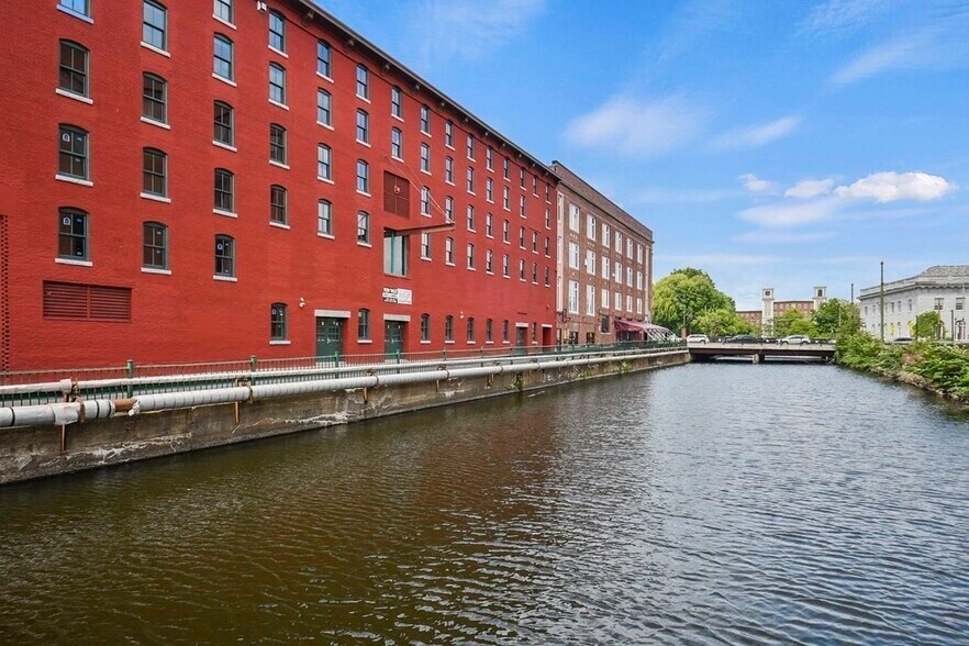 Building Photo - 17 Kearney Sq
