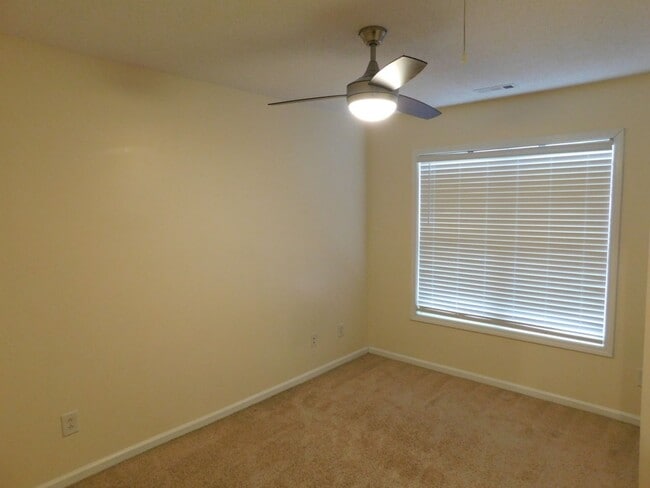 Building Photo - Duplex in Havelock