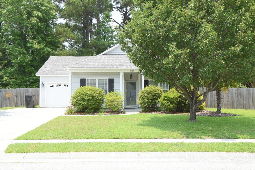 Primary Photo - 223 Olde Well Loop Rd