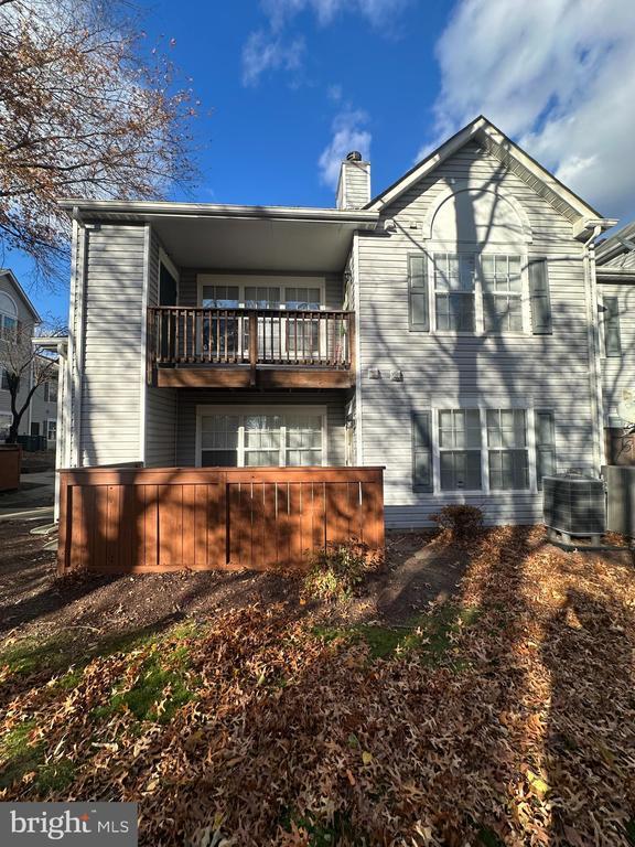 Building Photo - 11445 Deepwood Dr