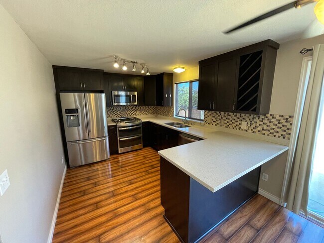 Building Photo - Lovely 3 Bedroom Home Close to Parks and Schools