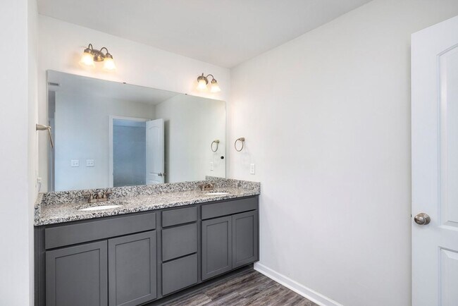 Building Photo - Beautiful home in popular Heritage Bay - F...