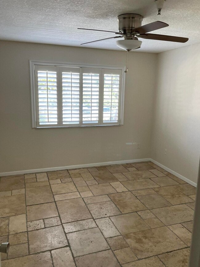 Building Photo - 160 Yacht Club Way