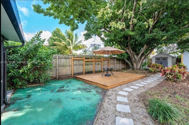 Building Photo - 5754 SW 20th St