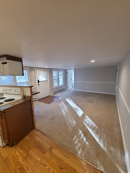 Building Photo - W4019 Oakwood Dr