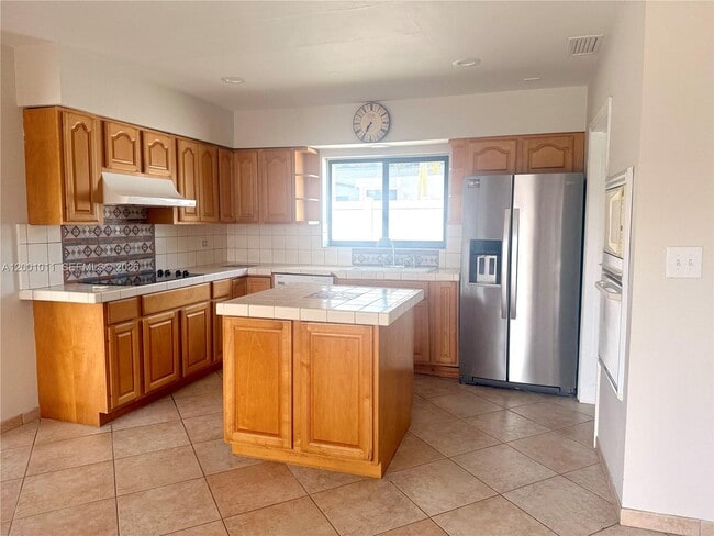 Building Photo - 2730 NE 7th St