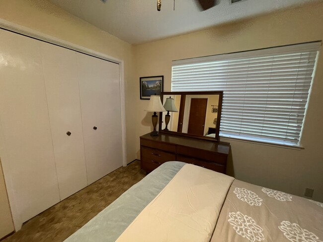 Building Photo - 43126 E Sugar Pine Dr