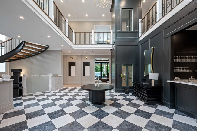 Building Photo - 517 N Camden Dr