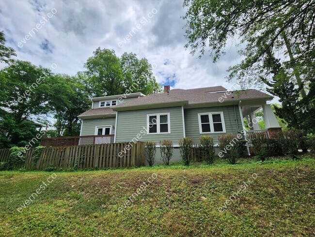 Building Photo - 219 Randolph St NE