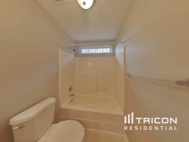Building Photo - 709 Billie Jean Cir