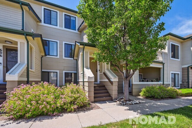Building Photo - Spacious 3-Bed, 2-Bath Townhome with Garag...
