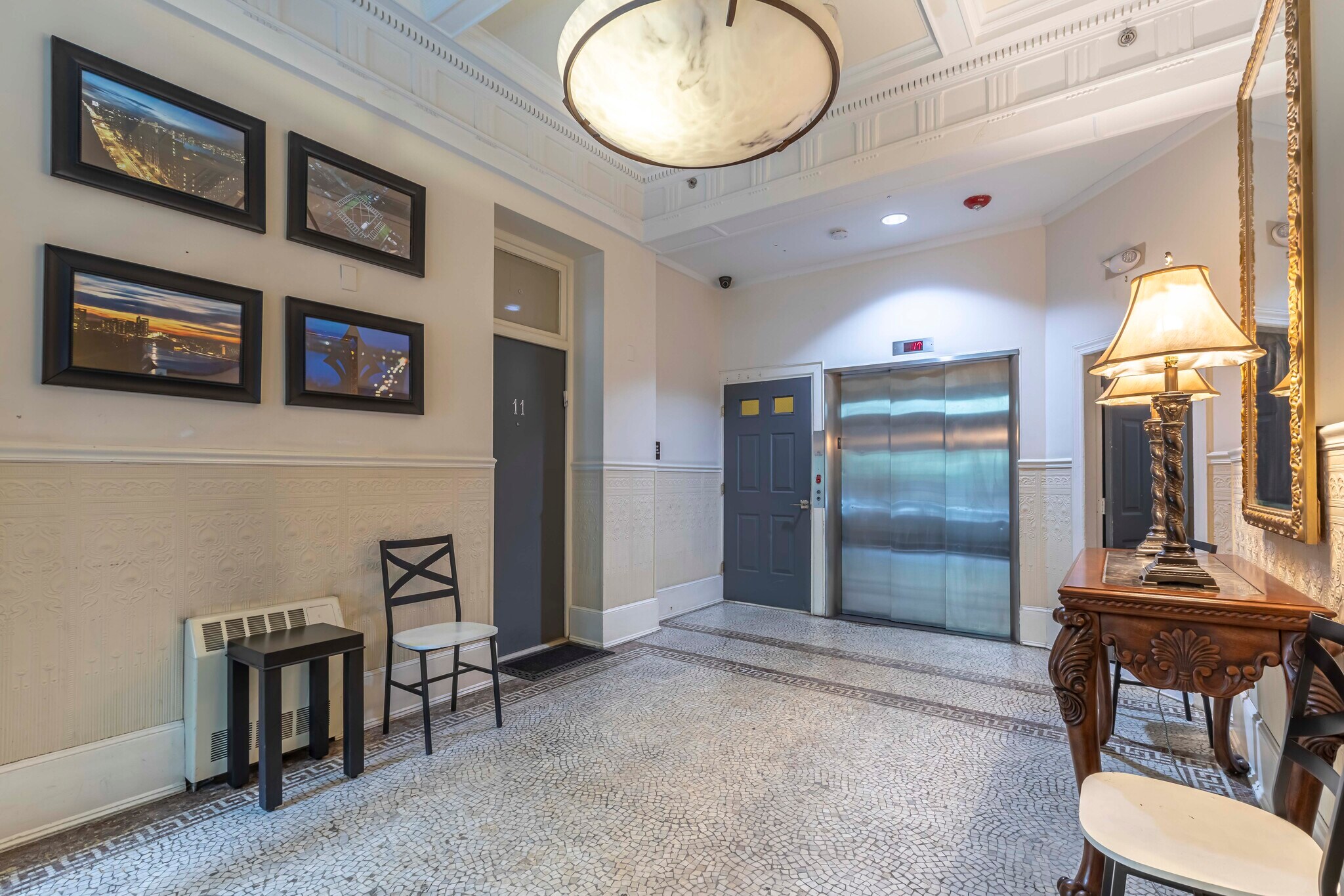 Building Photo - 483 Beacon St